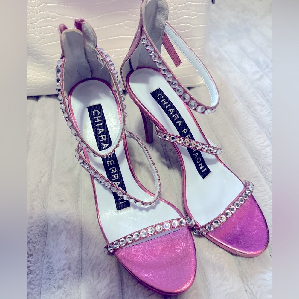 Brand new Chiara Ferragni Pink Embellished Women's Heels size 37-37.5